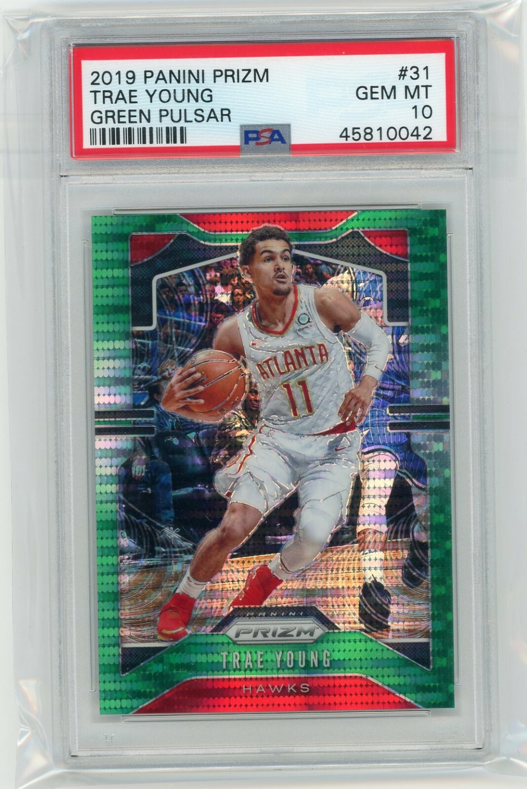 2019 Panini Prizm #31 Trae Young Green Pulsar #24/25 PSA 10