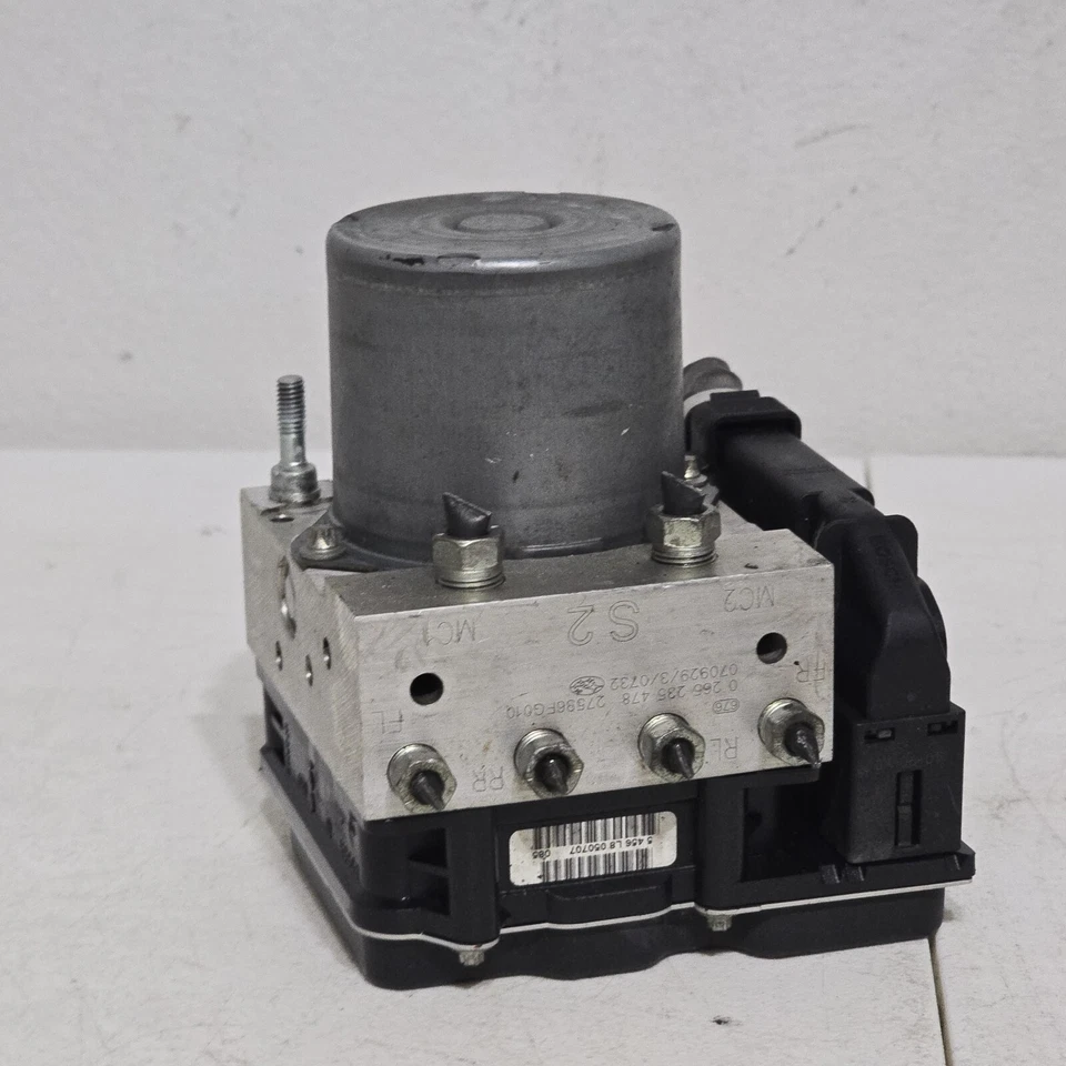 Bomba de freno antibloqueo Subaru Impreza WRX 2008-2014 ABS 27536FG010 OEM 265950795 Foto 4 de 4