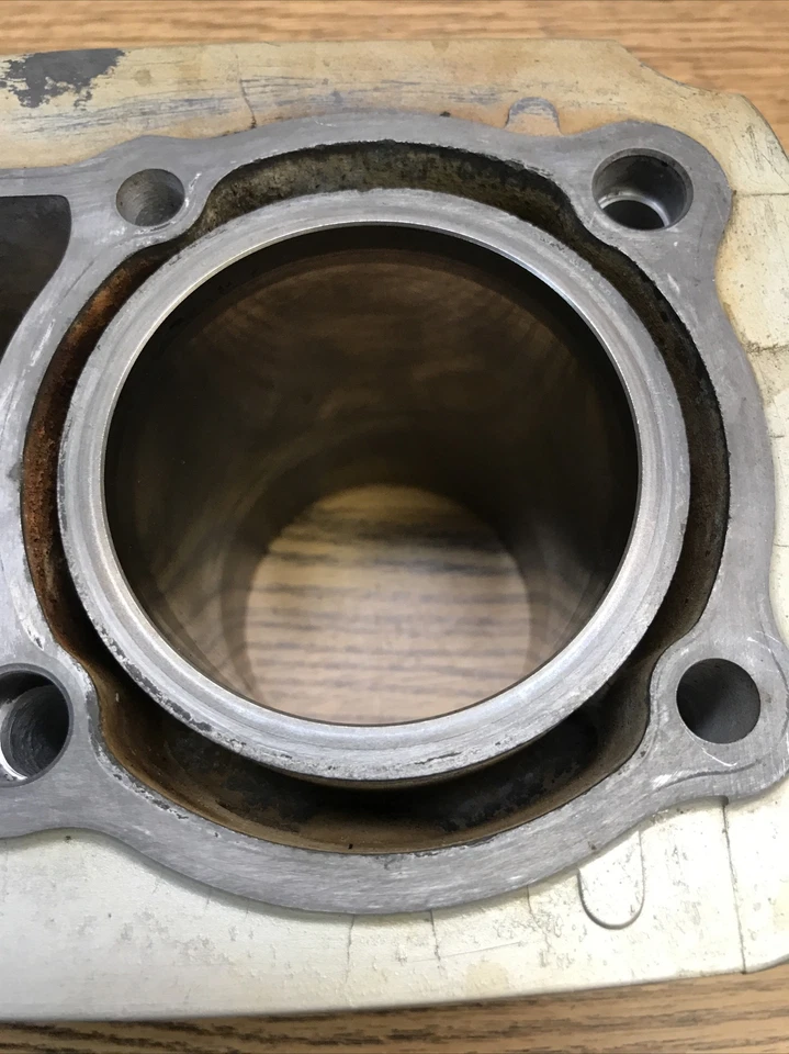 HONDA SHADOW VLX VT600 1988-2007, PARTE CILINDRO DELANTERO # 12100-MR1-830 Foto 4 de 4