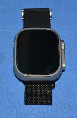 Apple Watch Ultra 2 49mm GPS + Cellular Titanium Case