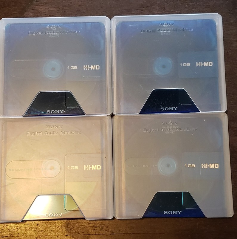 4 Sony HI-MD 1gb Minidiscs  +  Bonus MD