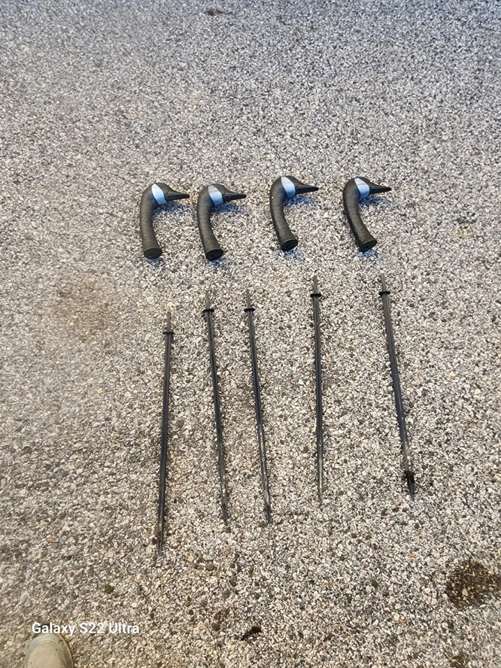 Canadian Goose Decoys Plastic Floating with Attached Weight Set of 4 - Image 4 of 4