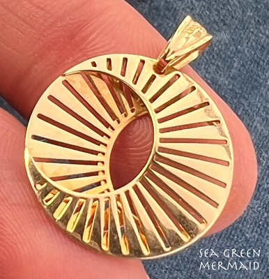 10k Gold Mondsichel & Sunburst Himmelsscheibe Anhänger. Geometrisch