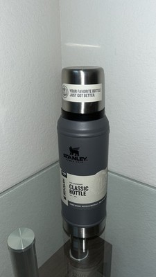 Stanley The LEGENDARY Classic Bottle - Grey - 1QT