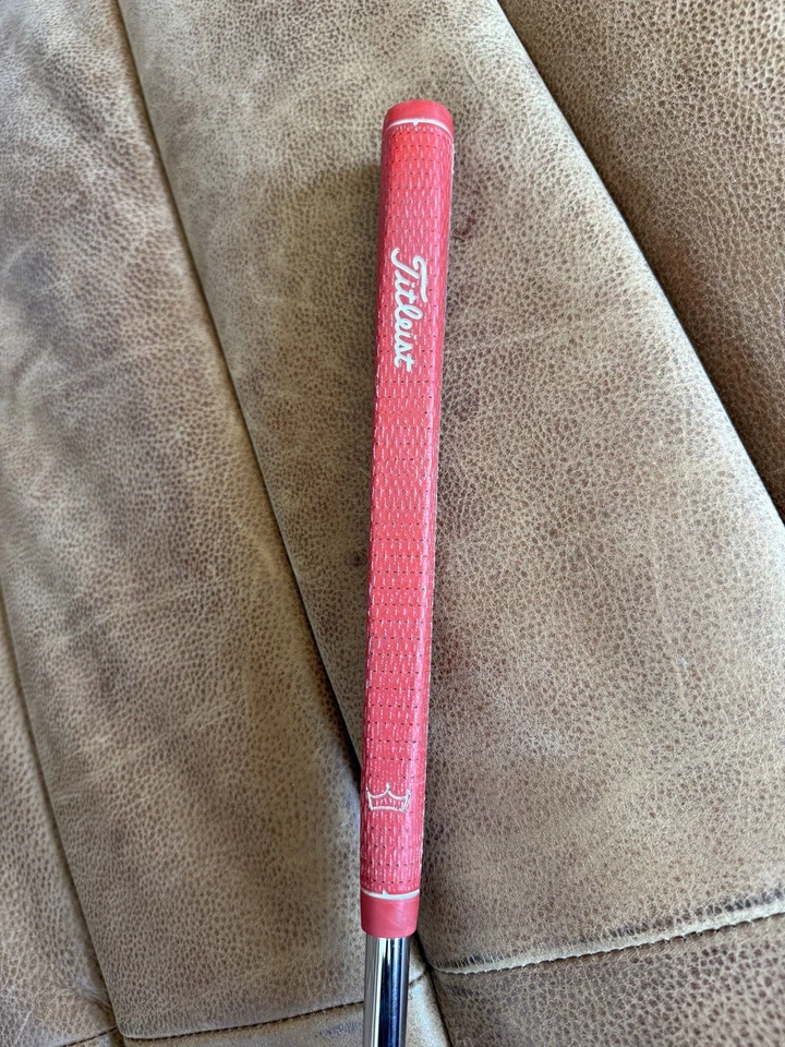 Паттер Scotty Cameron Studio Select Newport 2 средний наклон 35 дюймов с чехлом на головку  - Изображение 4 из 4