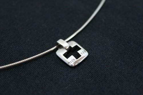 Tiffany Co. Women's Ladies Hollow Cross Silver Necklace Pendant , Signed Tiffany - Picture 8 of 10
