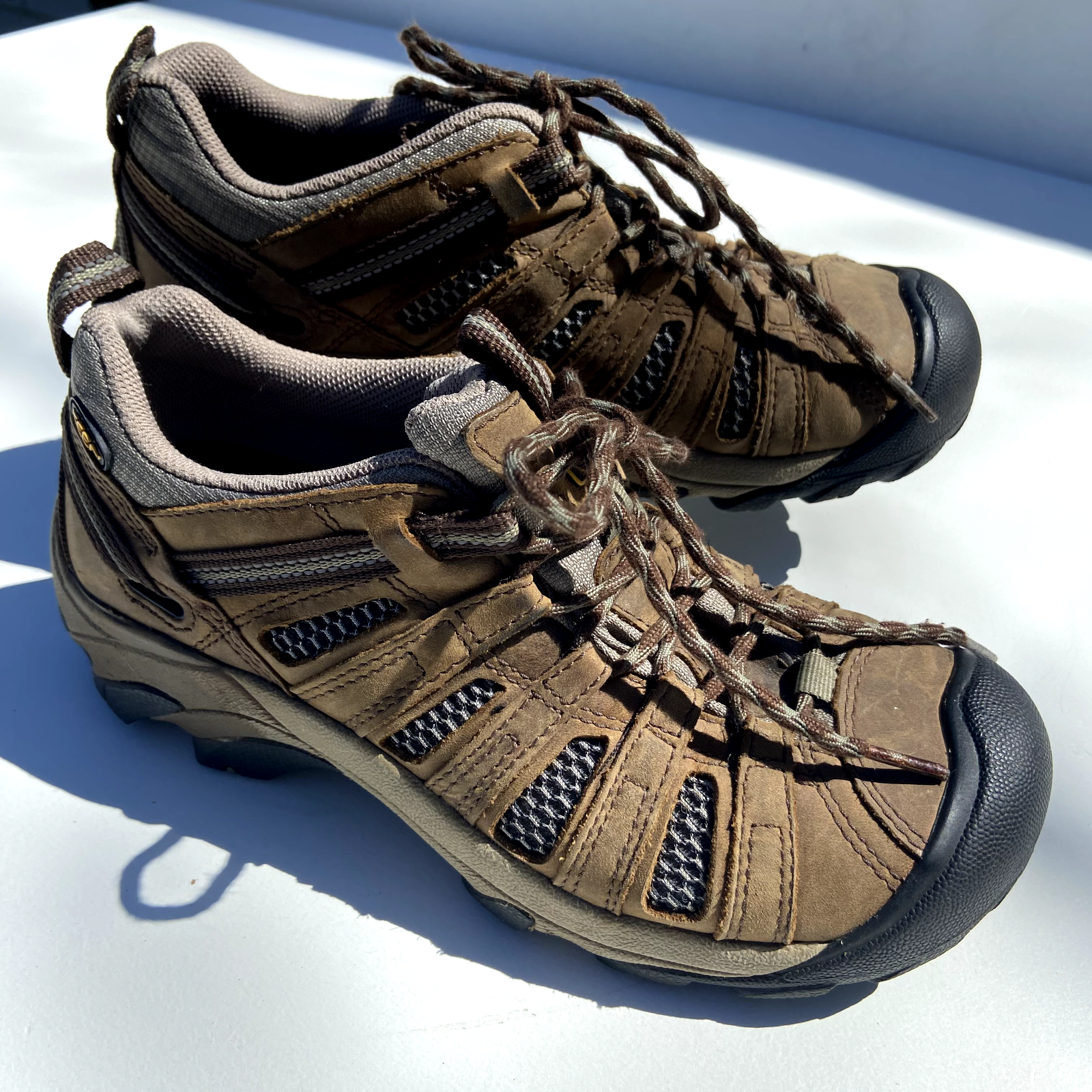 Scarpe da trekking basse da donna Keen Flint II marroni taglia US 7 stringate in pelle