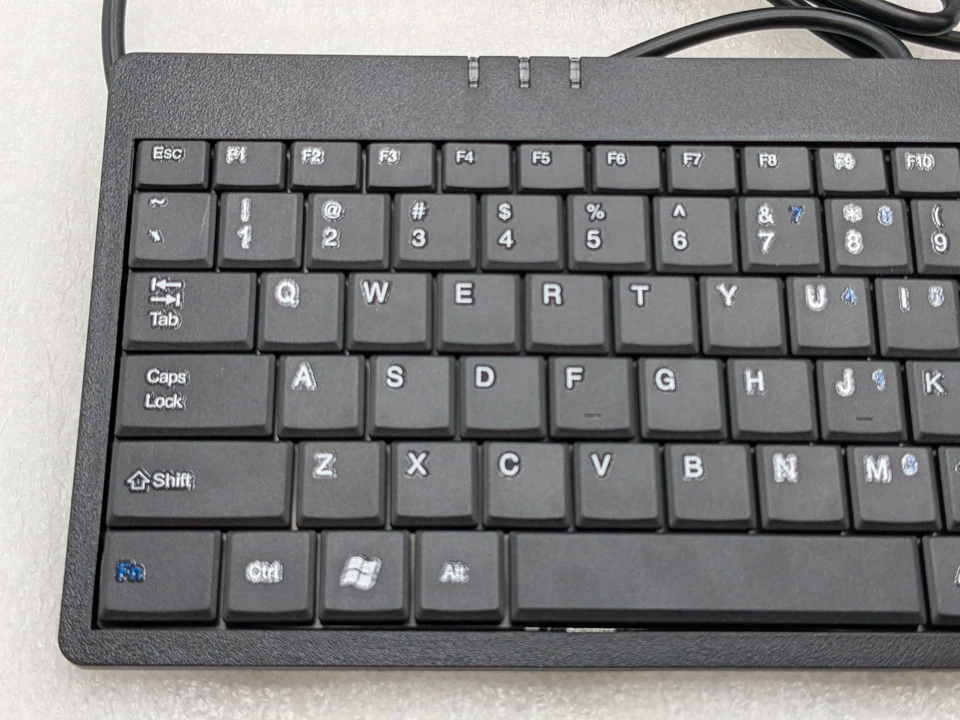 MC-818 82 Keys USB Keyboard Wired Keyboard Built-in Touchpad USB HUB Port - Image 2 of 4