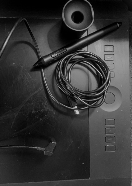 Tableta Gráfica Wacom Intuos Pro con lápiz digital