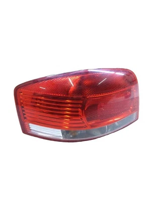 Feu arriere gauche Audi A3 II A3 II 8P0945095 - Photo 1/4