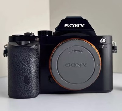 Sony Alpha A7 24.3MP Full Frame Mirrorless Digital Camera Body Only 95%NEW