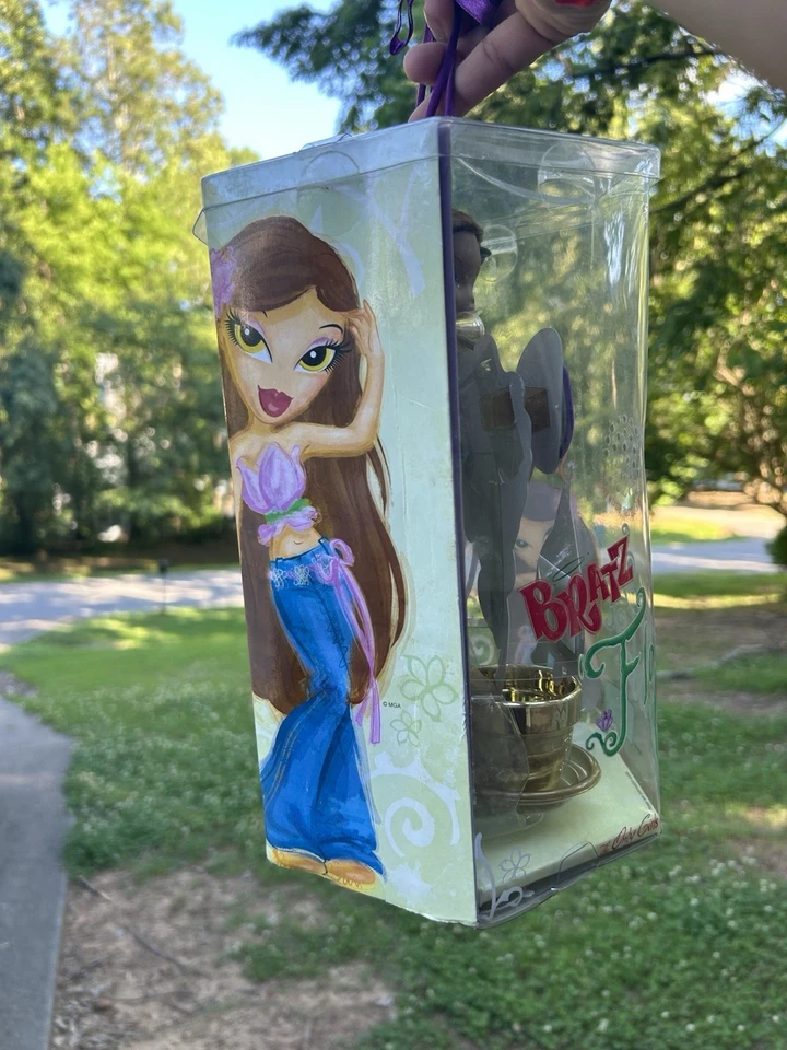 Muñeca Bratz Flower Girlz Sasha - Nueva En Caja Rara Foto 3 de 4