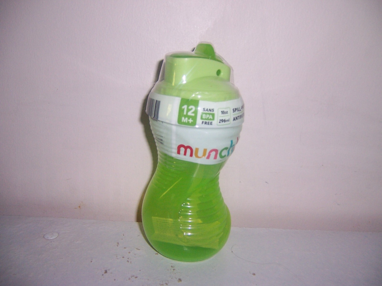 Munchkin Spill proof  mighty grip  flip straw sippy cup 12+M