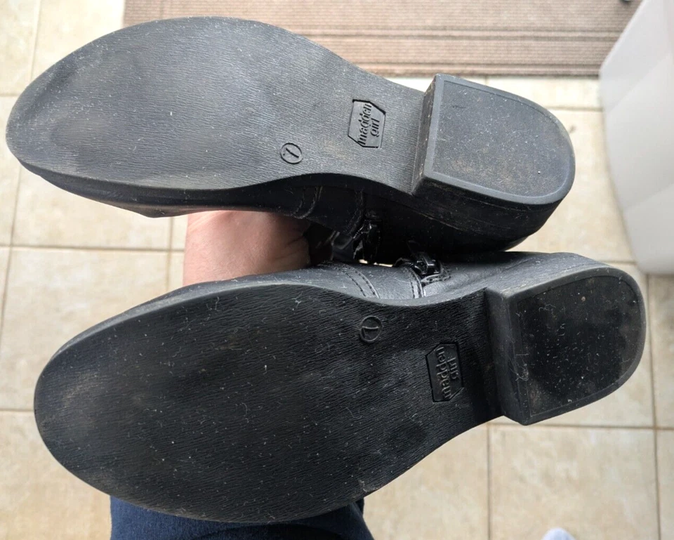 Botas Madden Girl para mujer negras con cremallera lateral talla 7M Foto 4 de 4