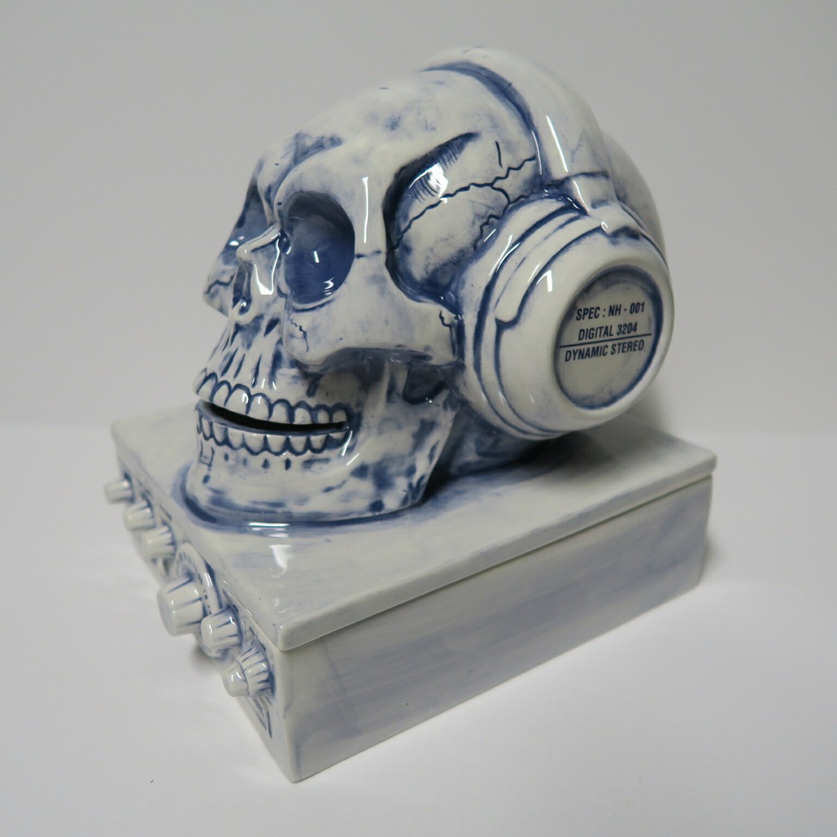 NEW RARE 2019 NEIGHBORHOOD BOOZE RADIO / CE-INCENSE CHAMBER NEW RARE 2019 NEIGHBORHOOD BOOZE RADIO / CE-INCENSE CHAMBER