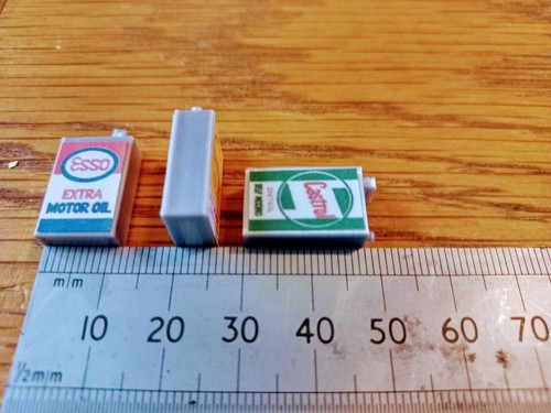 Castrol GTX oil can. 1/18 scale garage diorama accessory - Picture 3 of 5