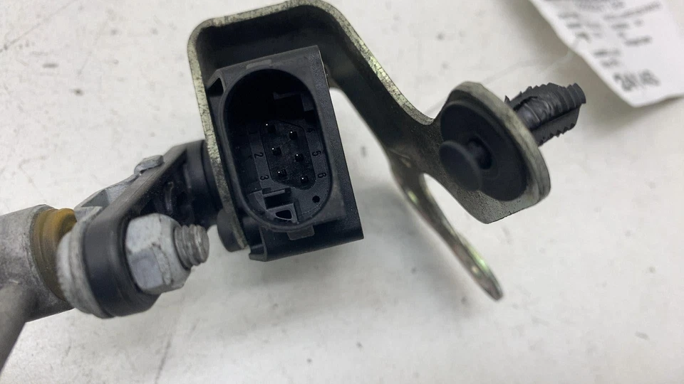 ⭕ 2010-2016 Mercedes Benz E350 Pneumatic Spring Suspension Height Level Sensor - Image 4 of 4