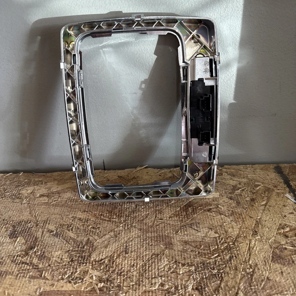 Mercedes W204 C250 C350 2008-2014 consola central cambio bisel moldura OEM Foto 2 de 4