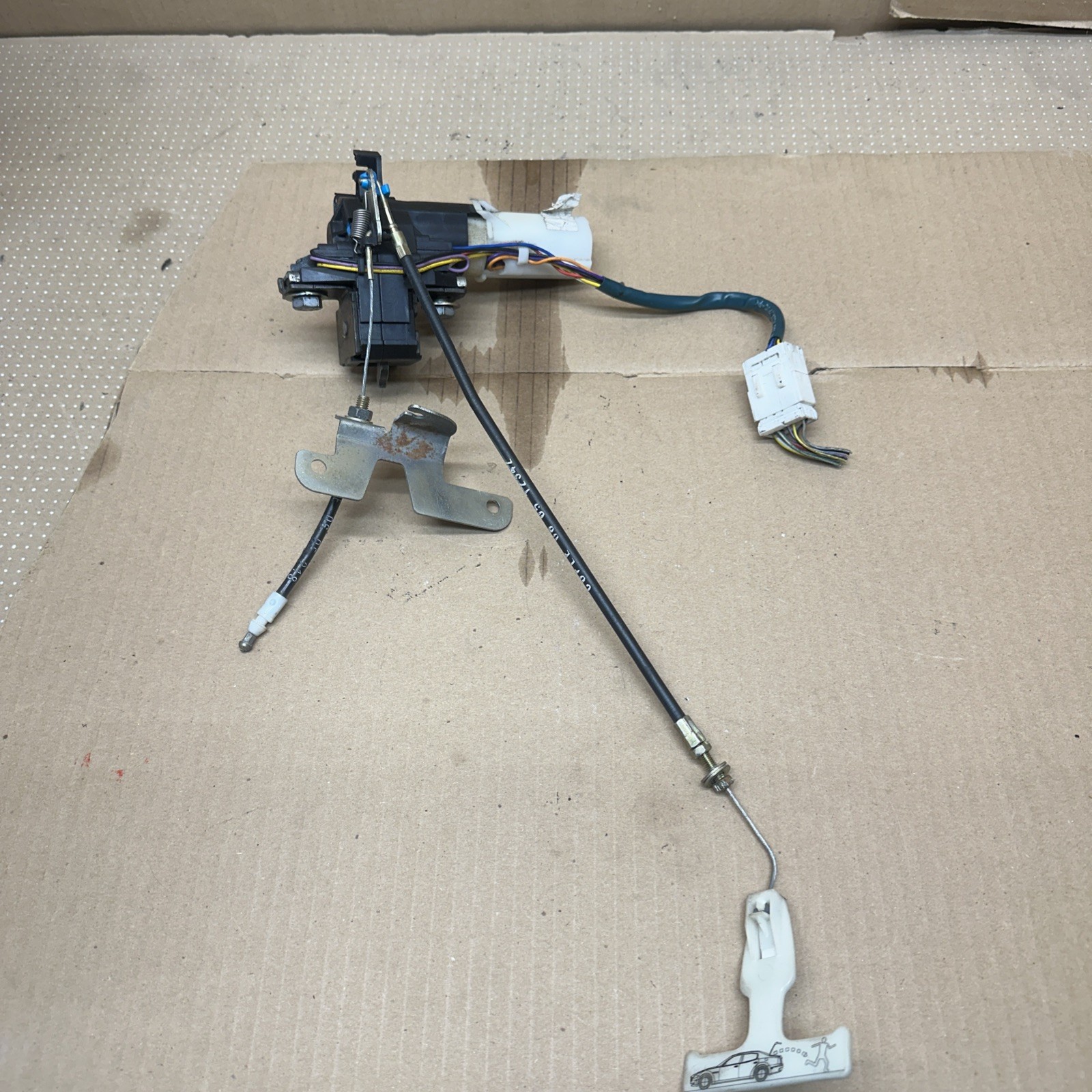 M139 03-13 Maserati Quattroporte Rear Trunk Lid Lock Latch Actuator B1372