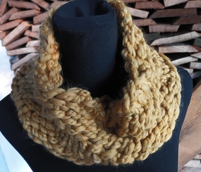Merino Loopschal wollig ockkergelb  Grobstrick Handarbeit Geschenk