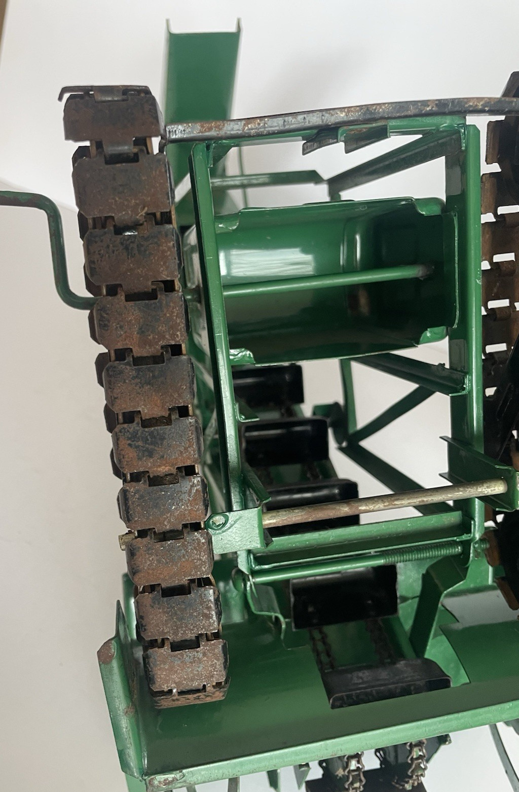 VINTAGE DOEPKE MODEL TOYS BARBER GREEN BUCKET LOADER