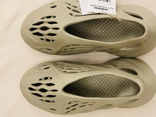 YEEZY X ADIDAS SCARPE DA GINNASTICA BASSE 8 USATE mai indossate con etichetta