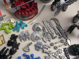 Lego BIONICLE / TECHNIC Lot - Keerakh Bordakh Vakama Turakh + 100s of parts