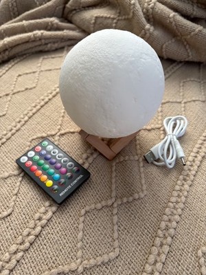 3D Moon Lamp Lights Up Any Color With Remote Charger And Stand