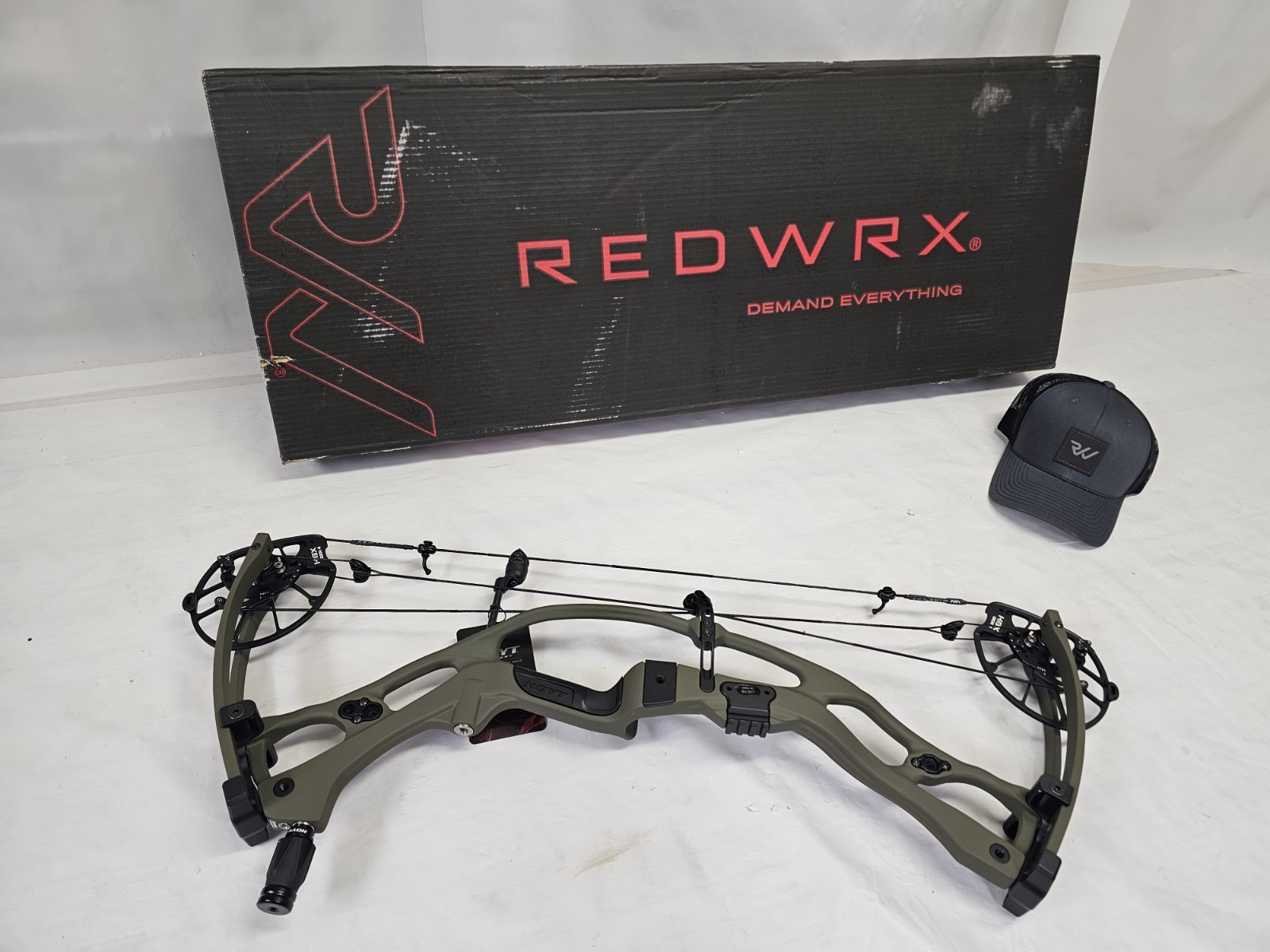 Hoyt RX-9 60 - 70lbs/25" - 30"/Wilderness w/Olive Strings