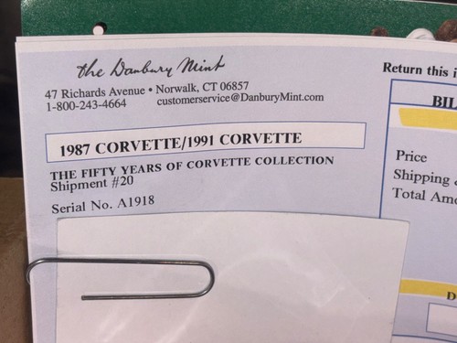 Danbury Mint 1:43 1987 Red Corvette / 1991 Red Corvette PAIR NEW Diecast USA - Picture 5 of 5