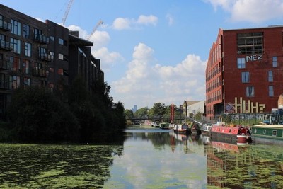 Photo 12x8 Hertford Union Canal Stratford/TQ3884 Looking south west acros c2017