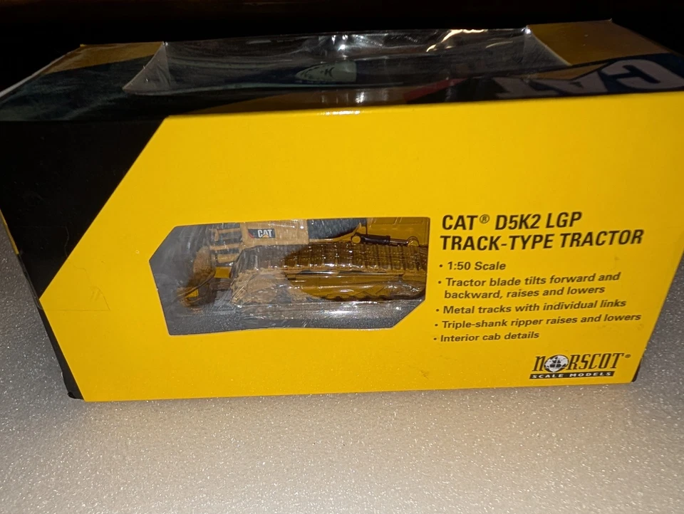 NORSCOT #55281 1:50 Scale CATERPILLAR CAT D5K2 LGP Track-Type Tractor NIB - Image 3 of 4