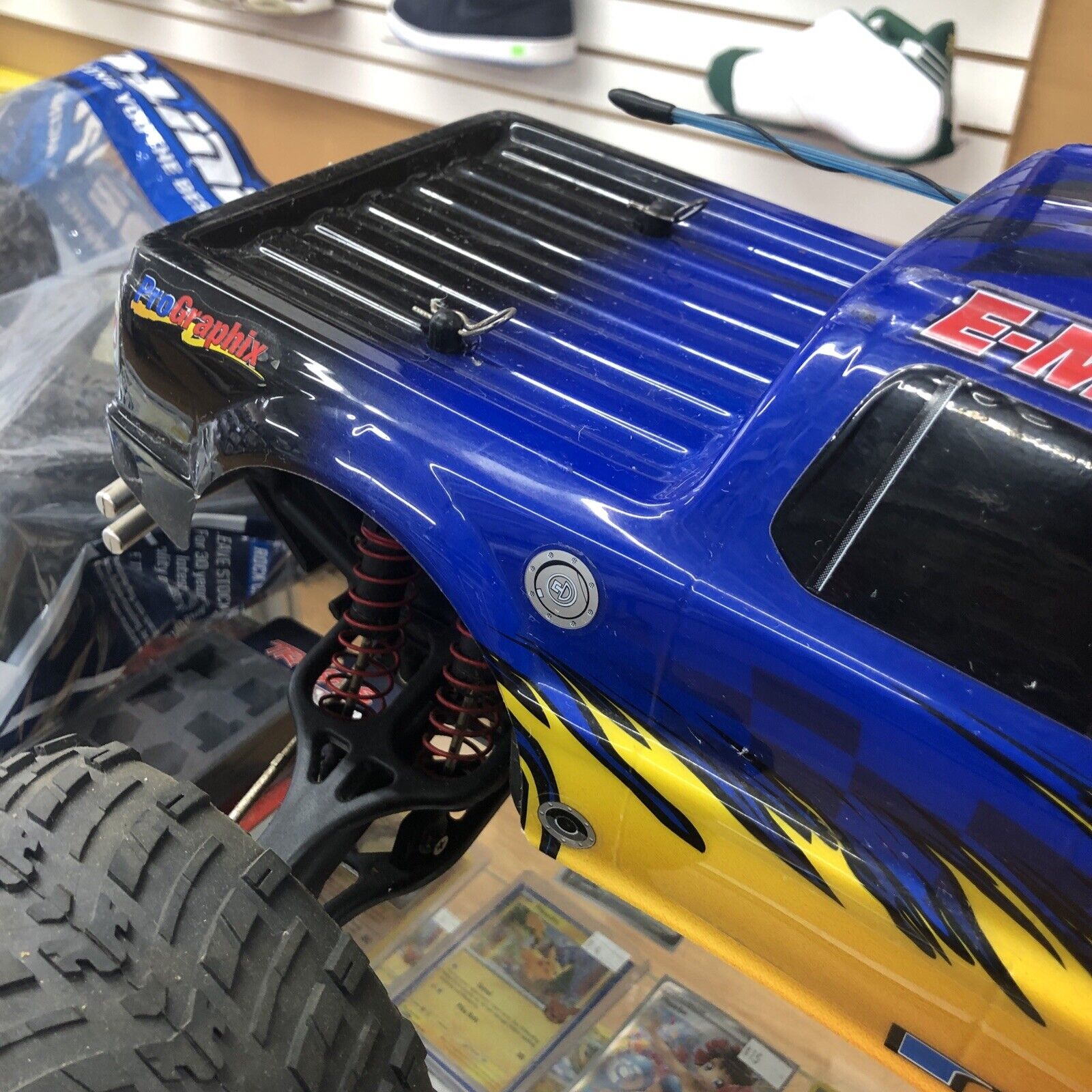 Picture 5 of 24