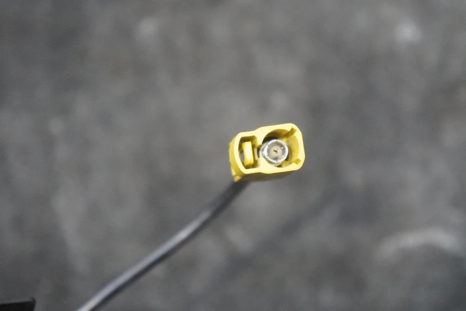 Unidad de módulo de control de antena de satélite 14M0251CP OEM McLaren 570S 2018 Foto 3 de 4