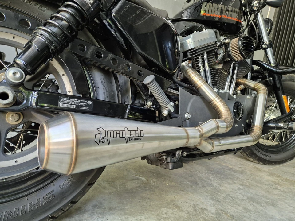 2005 Harley-Davidson Sportster 883 Exhaust  - Image 2 of 4