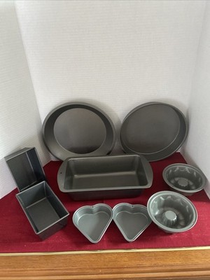 Non Stick Baking Pans 9 Piece  Pie Cake Bread.  Mini Heart/Bundt/Bread Pans