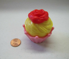 Pretend Play Kitchen Food Frosted Cupcake Cake W/ Red Rose Decoration Toy