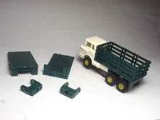 AUROTA JET & VIBE STAKE TRUCK GREEN BED W/WHEEL SUPPORT.  MOLDED PLASTIC