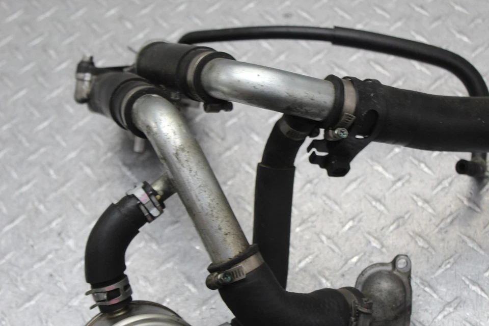 Yamaha YZF R6 2005 motor enfriador de aceite/bomba de agua Foto 4 de 4