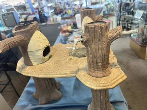 1983 Kenner Star Wars Return Of The Jedi Ewok Village Action Playset