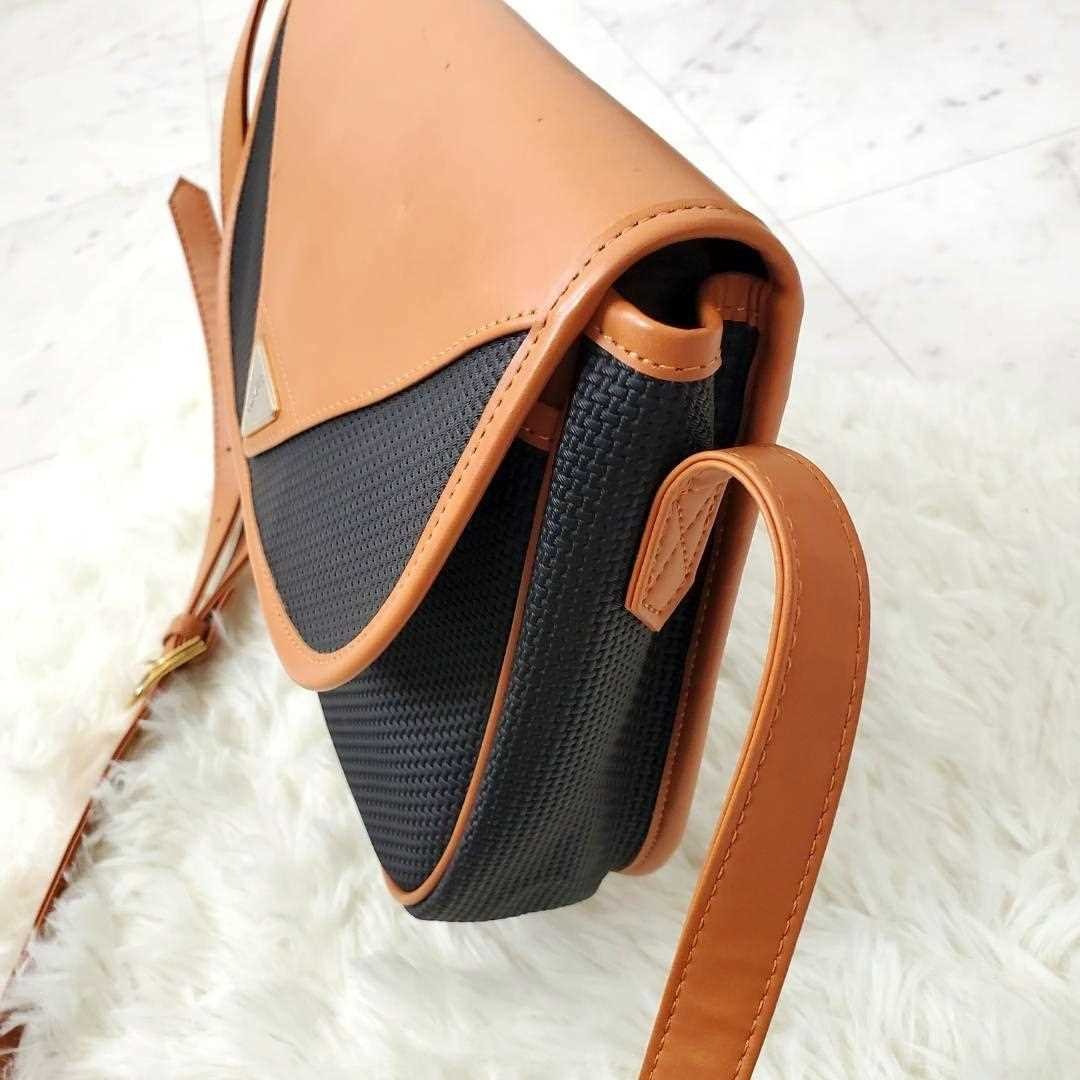 Borsa a tracolla Yves Saint Laurent blu navy x marrone chiaro donna usata dal Giappone