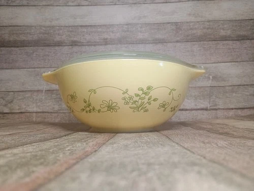 VINTAGE Pyrex "GOOSEBERRY" PRINCESS BOWL W/Lid 443, 2 1/2 QT, Yellow