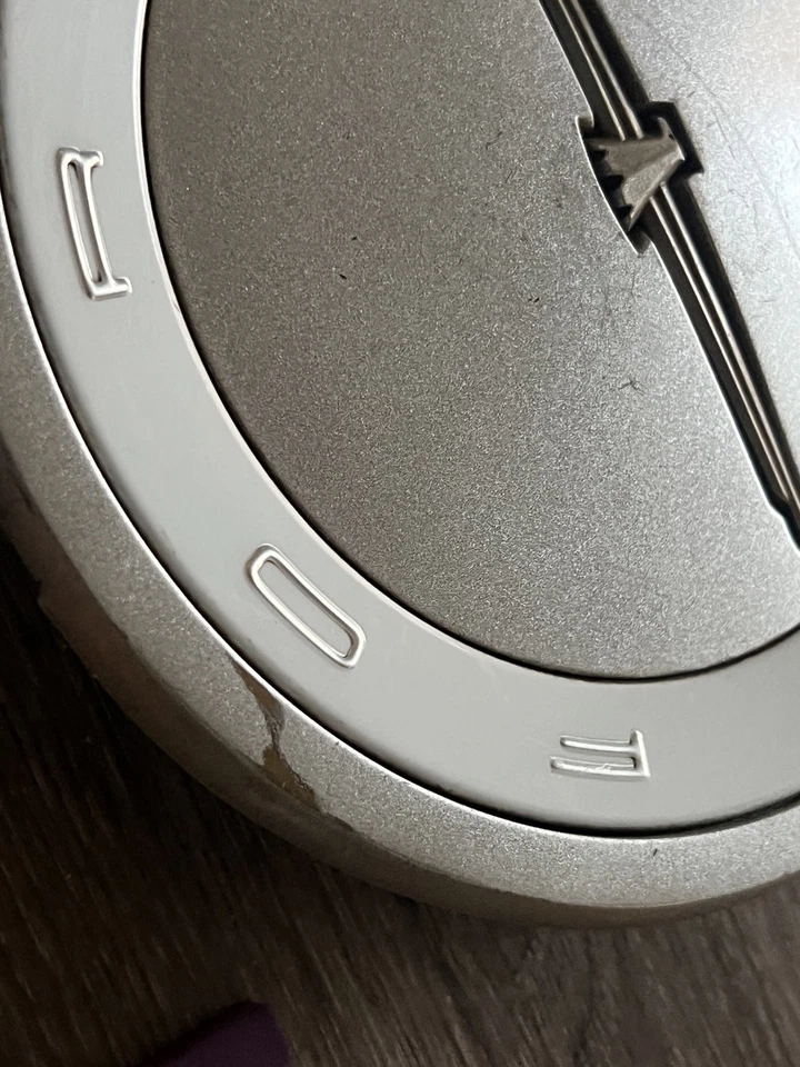 #M (1) 2004-2005 FORD THUNDERBIRD SILVER Center Cap    4W63-1A096-DC - Изображение 2 из 4