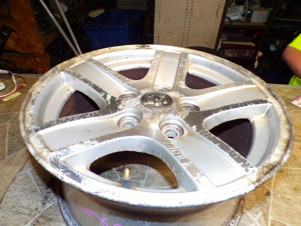 04-07 2004-2007 DODGE DURANGO WHEEL RIM STOCK 17x8 5 LUG 5-1/2" MACHINED FACED - Image 3 of 4