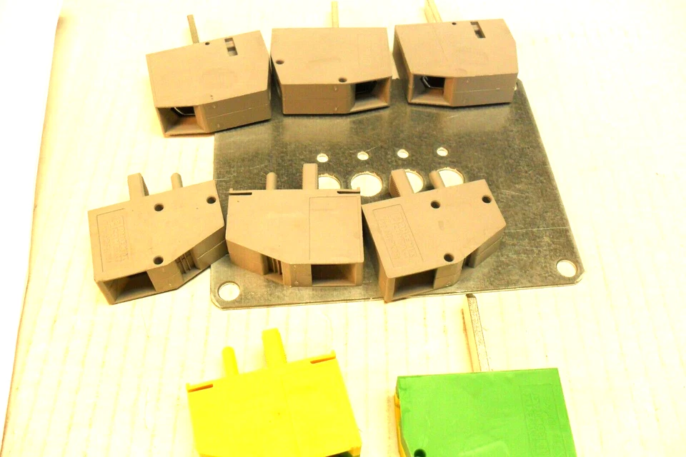 NvENT - Hoffman SEQUEST ATBP100 A70D Terminal Block Plate NEW - Image 3 of 4