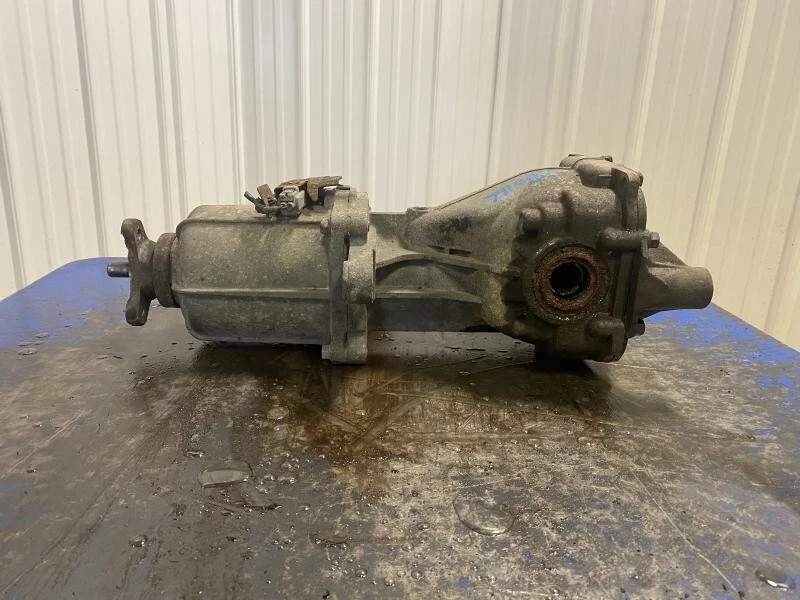 2011-2013 KIA Sorento Rear Axle Differential Carrier AWD OEM - Image 4 of 4