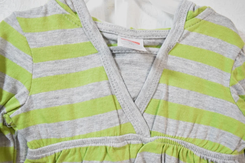 Conjunto de pantalones y top Fisher Price a rayas verdes talla 12 meses conjunto Foto 4 de 4