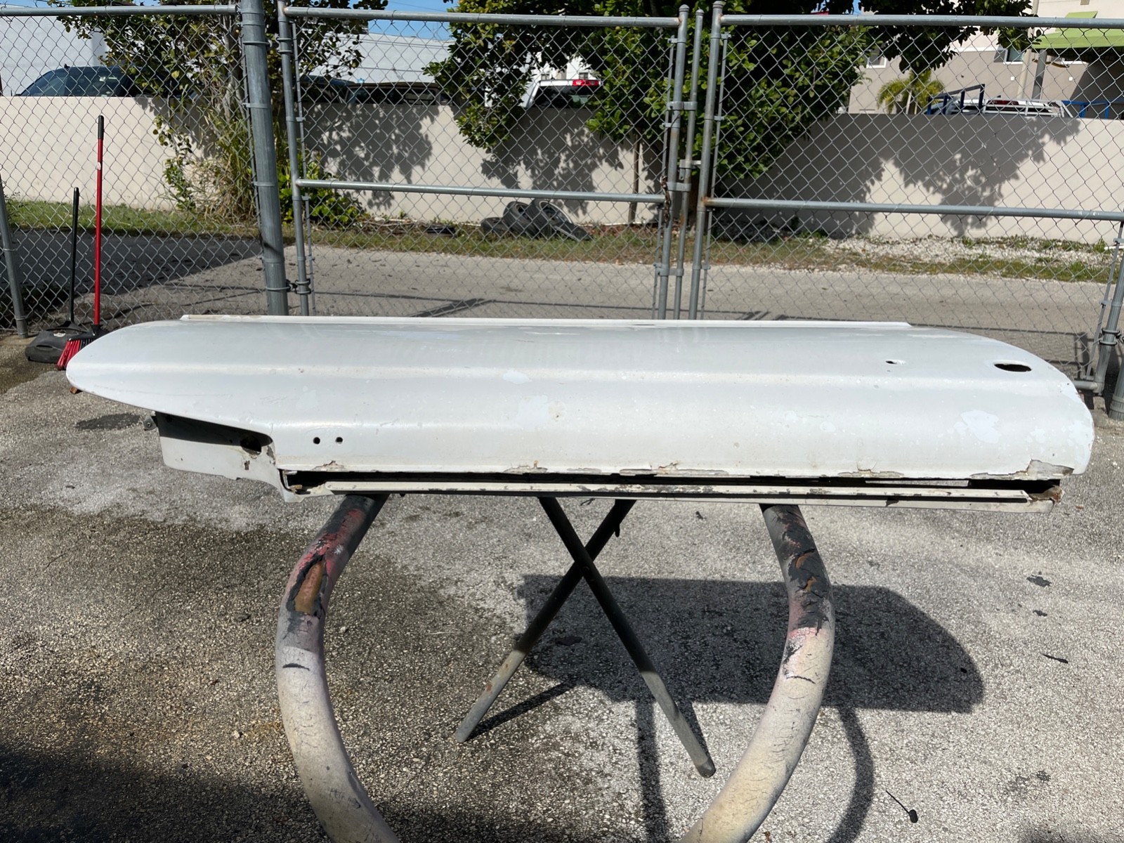 MERCEDES 230SL Door Right side with parts W113     113 720 04 05  white