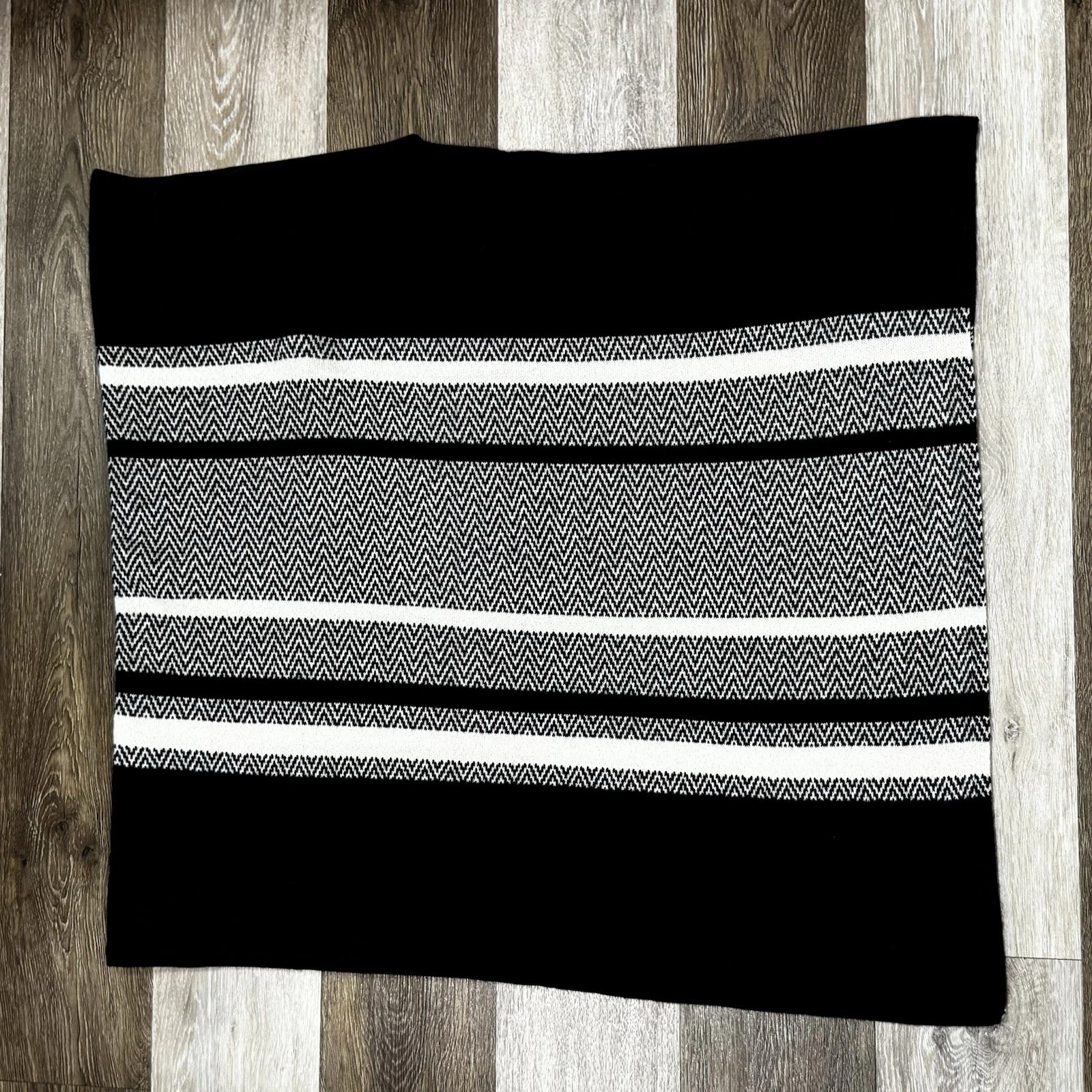 NWT! Cashmere Charter Club Luxury Women's One Sz Poncho Sweater Black/White