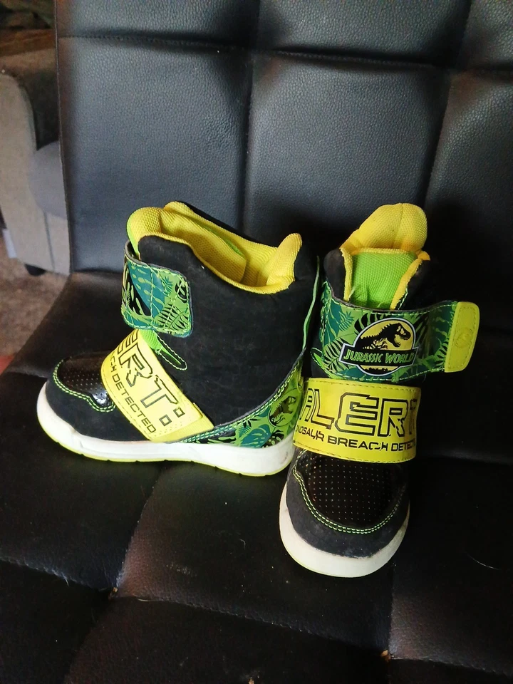 Botas de Invierno Jurassic World Negras, Verdes, Blancas Talla 7t Foto 2 de 4
